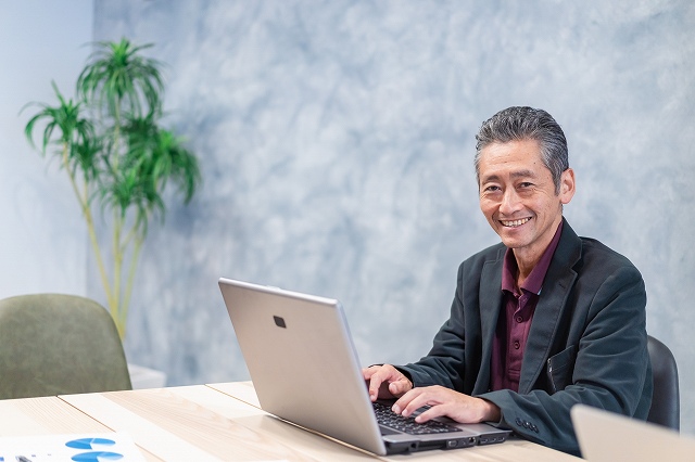 履歴書 志望動機 60 歳 例文